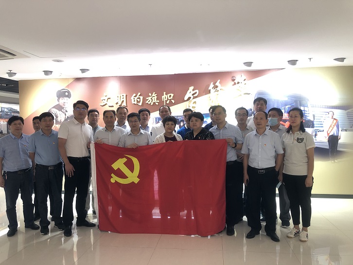 20200720民政局党委书记陈军一行参观”雷锋车“事迹陈列馆.JPG